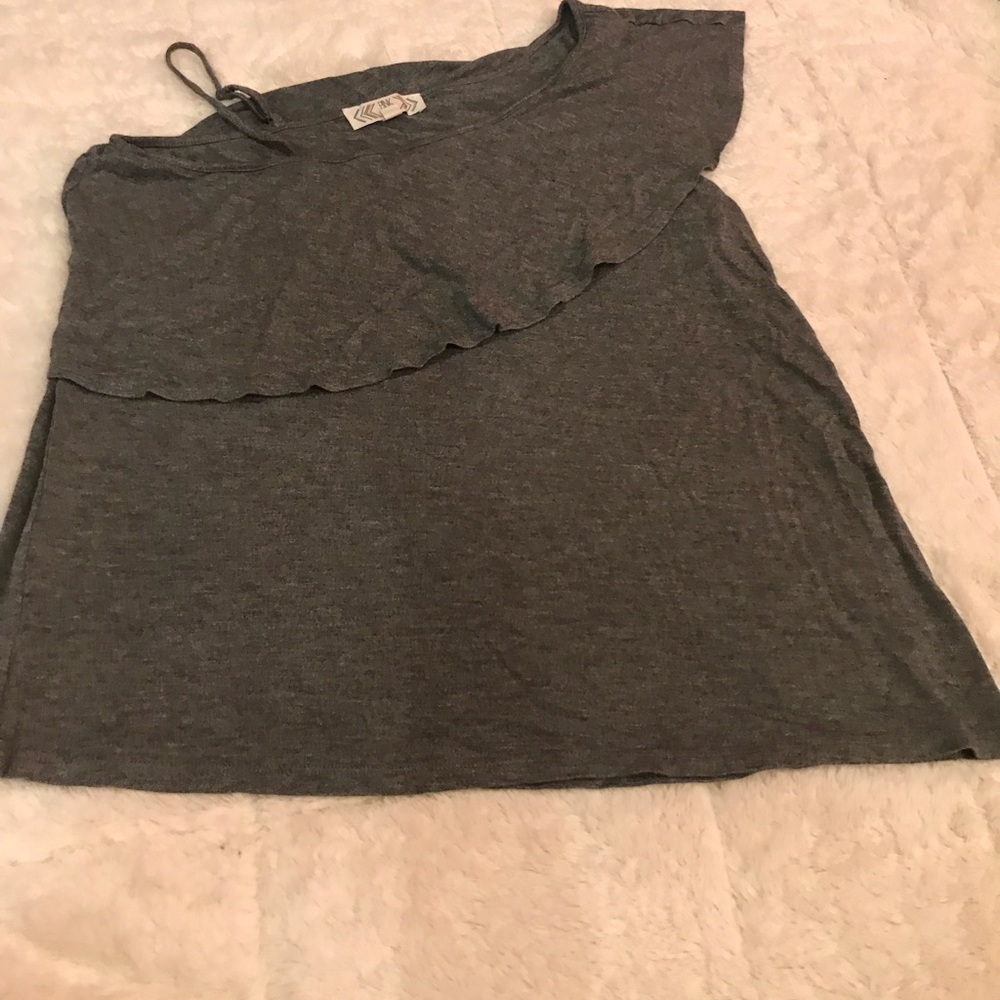 Grey top